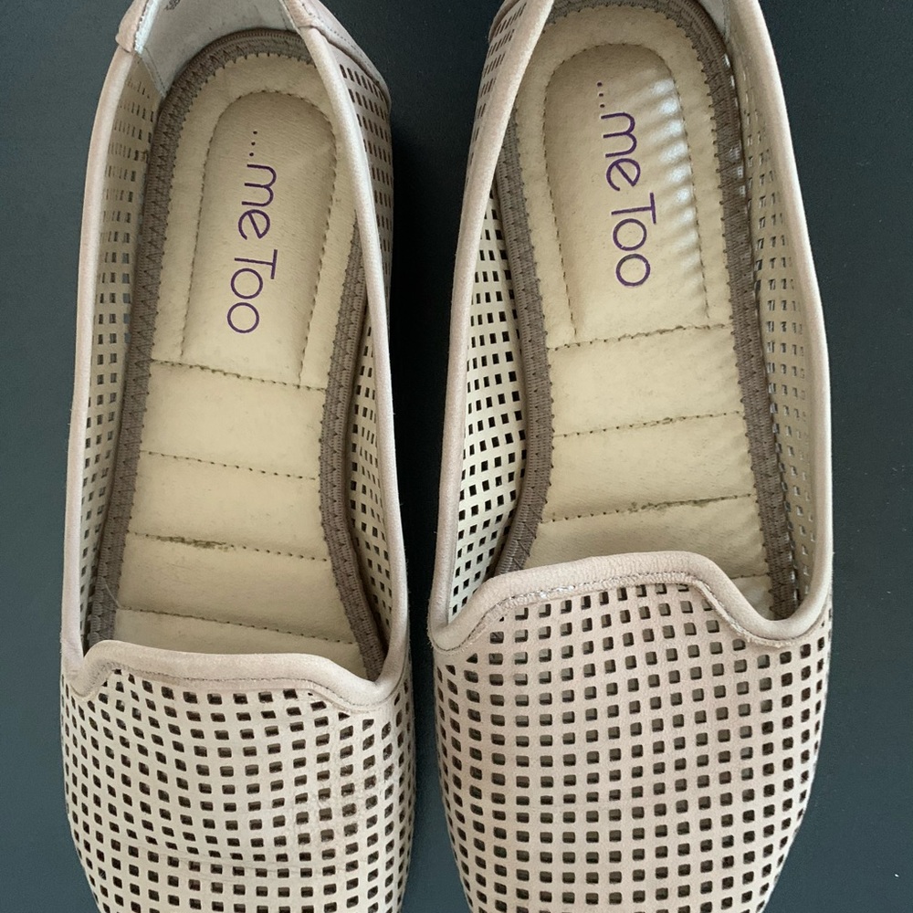 Cute and simple tan loafers